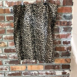 Plus size leopard pencil skirt size 24